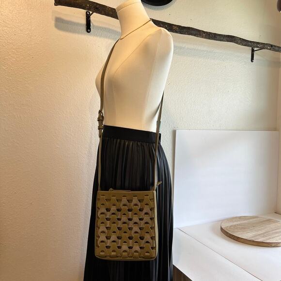 Green Woven Weaved Square Small Vegan Leather Crossbody Bag - Picture 3 of 16